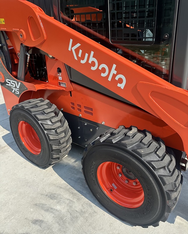 2023 Kubota SSV75 Skid Steers