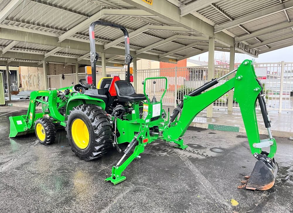 2023 John Deere 3032E 4x4 Backhoe Loader